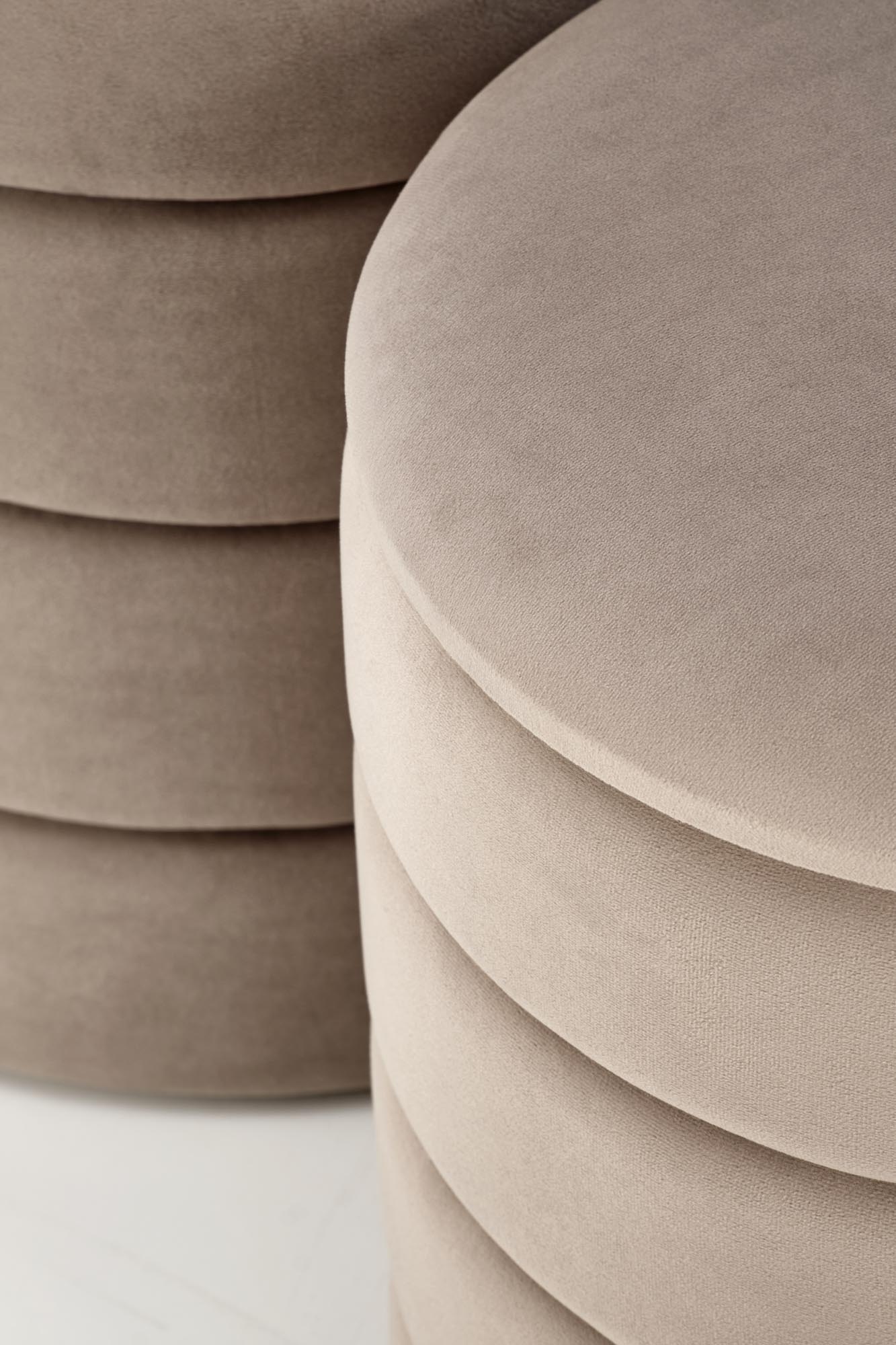 2er Set Pouf mit Staurum, aus Samtstoff Pacho Beige (3)